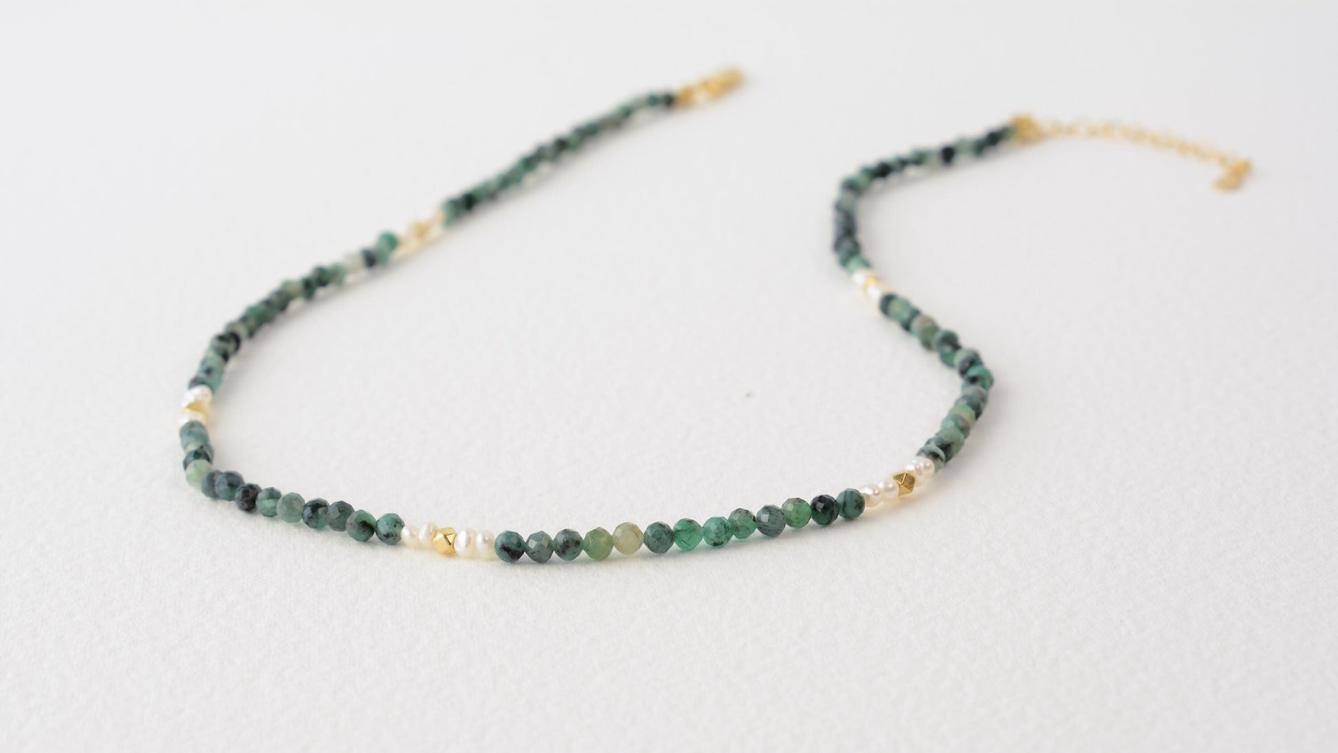 Raw Emerald Necklace Green Beaded Delicate Small Necklace Elegant Gold Pearl Dainty May Birthstone Gift Layering Necklace