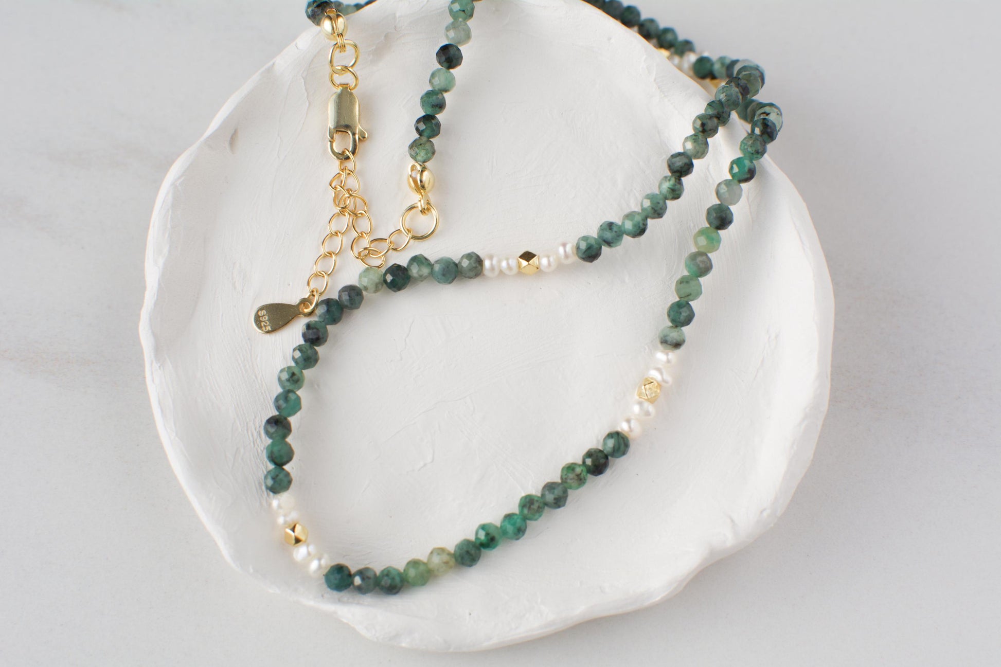 Raw Emerald Necklace Green Beaded Delicate Small Necklace Elegant Gold Pearl Dainty May Birthstone Gift Layering Necklace