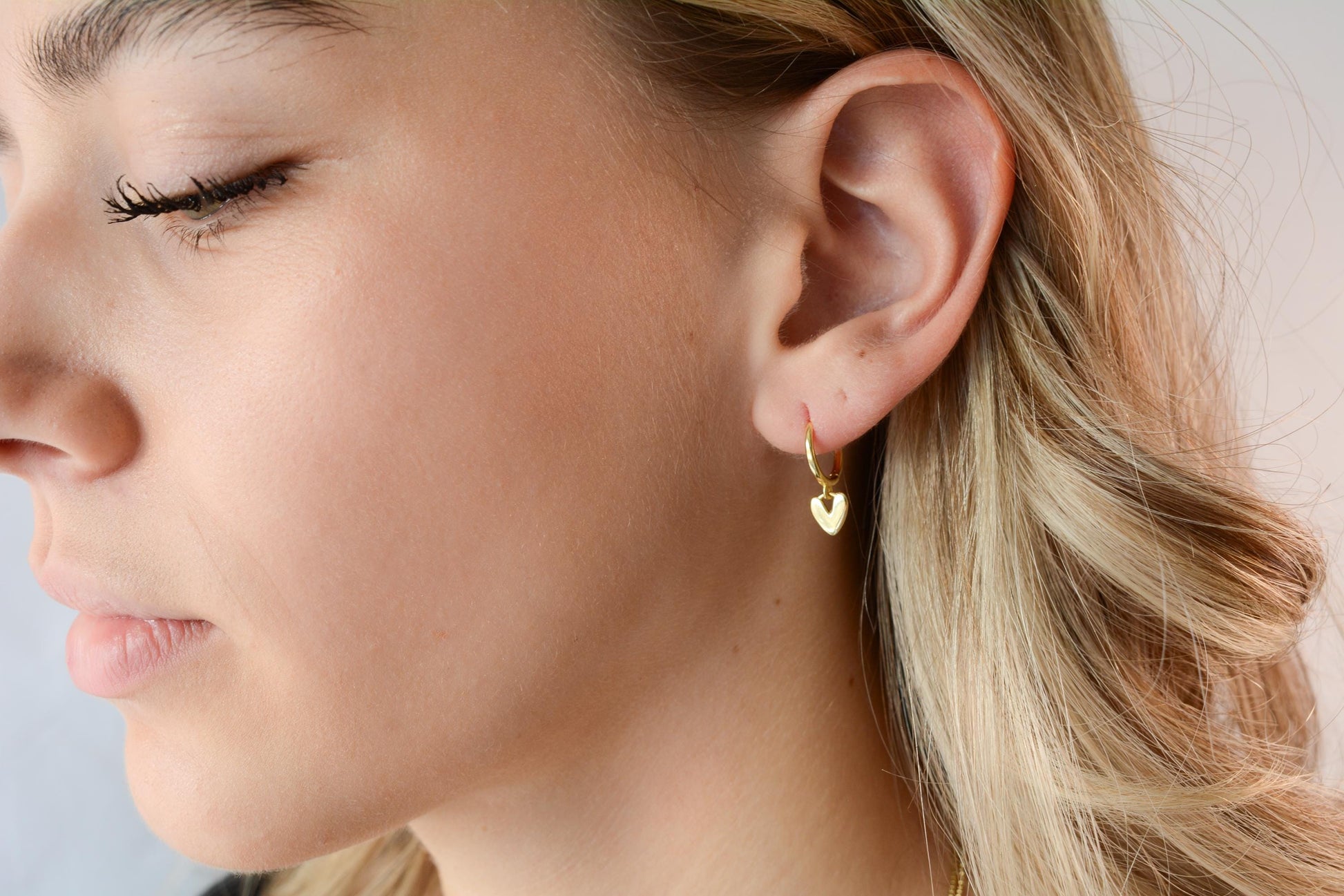 Tiny Heart Earring Huggies Hoop Earring Minimalist Heart Earring Gold Delicate Hoop Earring Valentine Days Gift for Her Christmas Gift