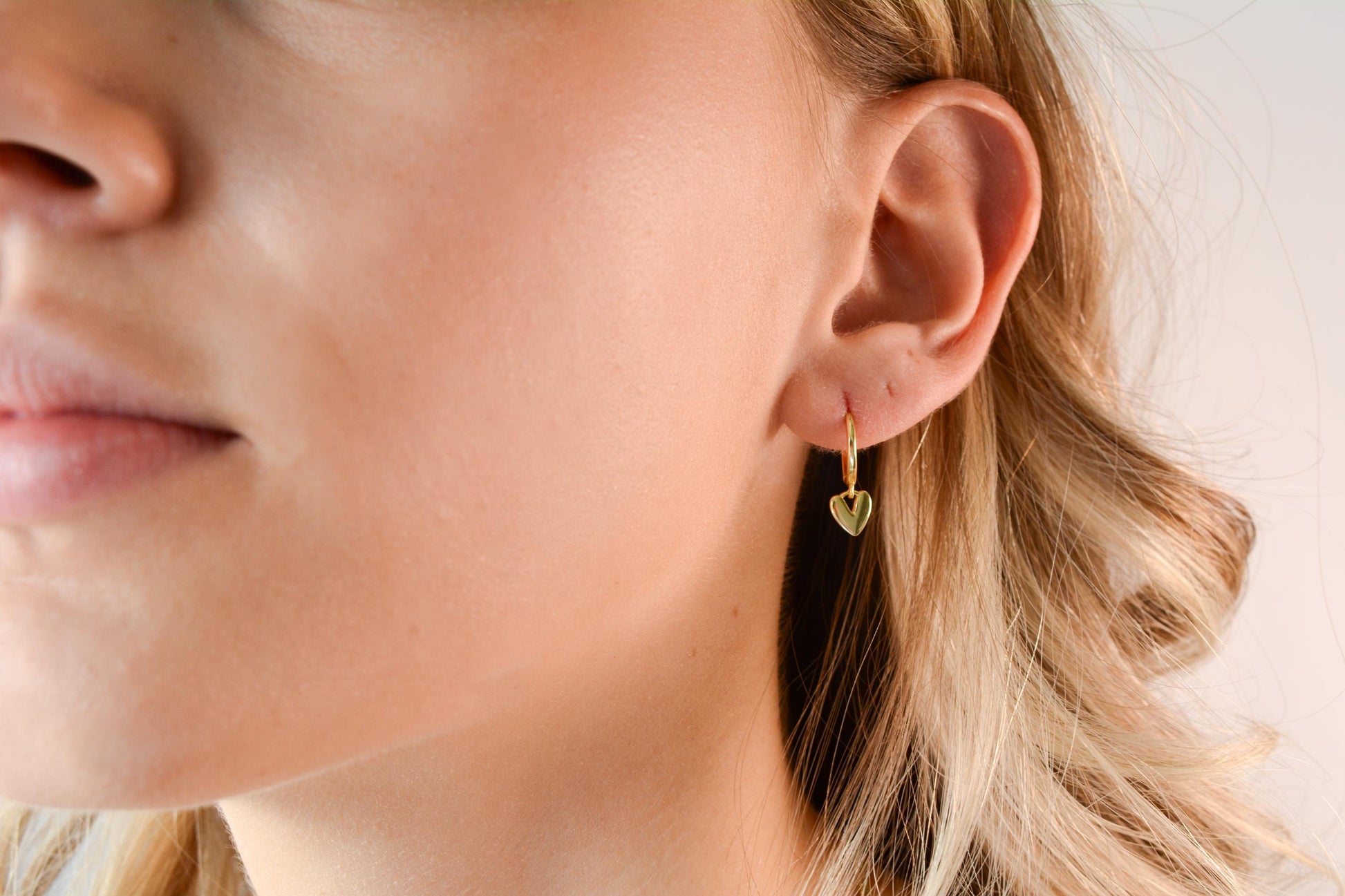 Tiny Heart Earring Huggies Hoop Earring Minimalist Heart Earring Gold Delicate Hoop Earring Valentine Days Gift for Her Christmas Gift