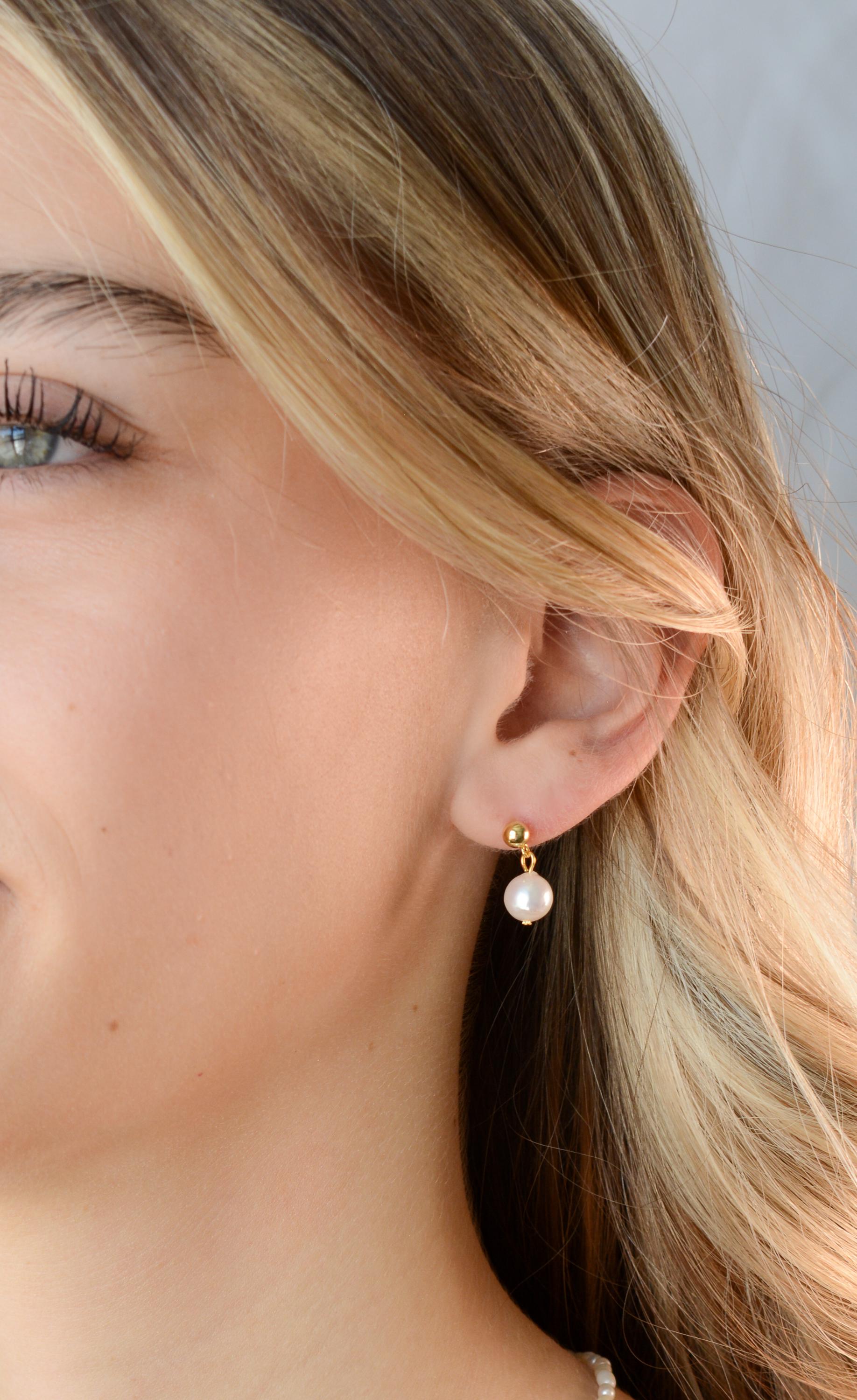 Dainty Pearl Earring Gold Stud Pearl Earring Drop Pearl Earring Minimalist Pearl Earring Gift for Mother Gift for Bridesmaid Bridal Earring
