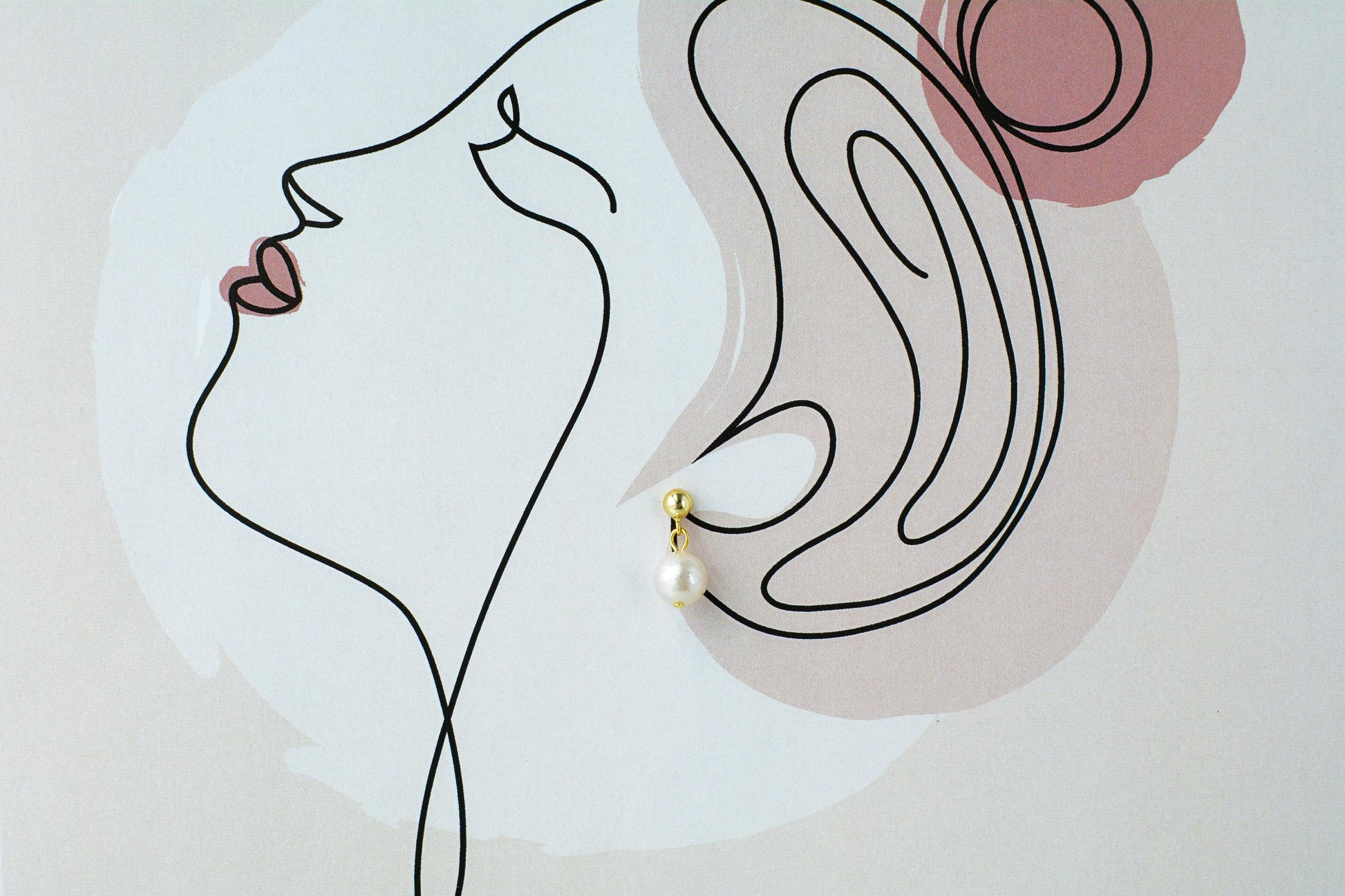 Dainty Pearl Earring Gold Stud Pearl Earring Drop Pearl Earring Minimalist Pearl Earring Gift for Mother Gift for Bridesmaid Bridal Earring