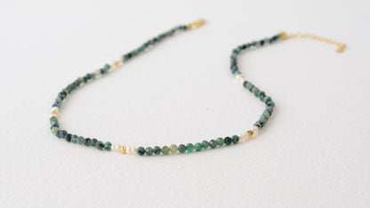 Raw Emerald Necklace Green Beaded Delicate Small Necklace Elegant Gold Pearl Dainty May Birthstone Gift Layering Necklace